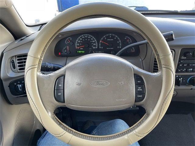 Photo of 2001 Dark Highland Green Clearcoat Metallic Ford F-150
