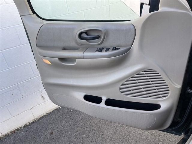 Photo of 2001 Dark Highland Green Clearcoat Metallic Ford F-150