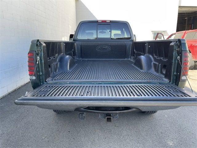 Photo of 2001 Dark Highland Green Clearcoat Metallic Ford F-150