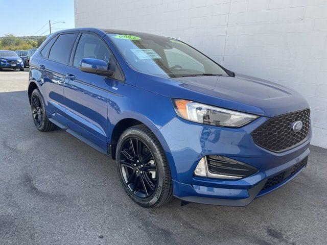 Photo of 2022 Atlas Blue Metallic Ford Edge