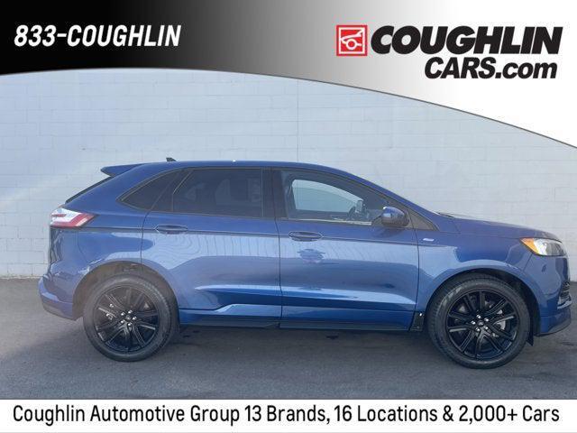 Photo of 2022 Atlas Blue Metallic Ford Edge