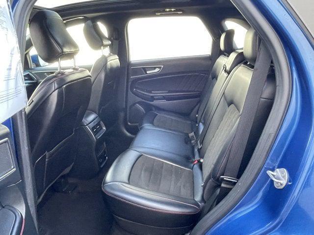 Photo of 2022 Atlas Blue Metallic Ford Edge