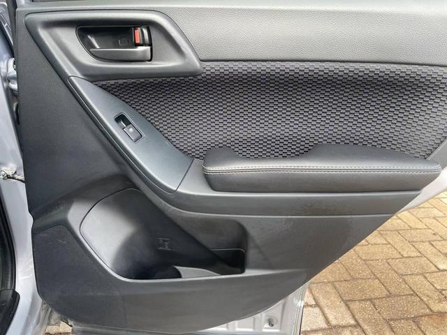 Photo of 2017 Ice Silver Metallic Subaru Forester