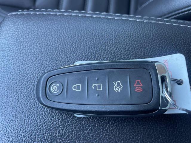 Photo of 2017 Shadow Black Ford Escape