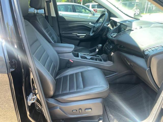 Photo of 2017 Shadow Black Ford Escape