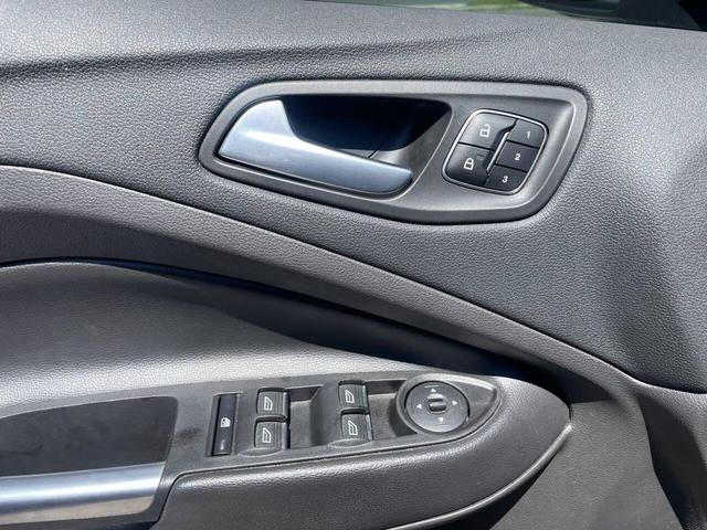 Photo of 2017 Shadow Black Ford Escape