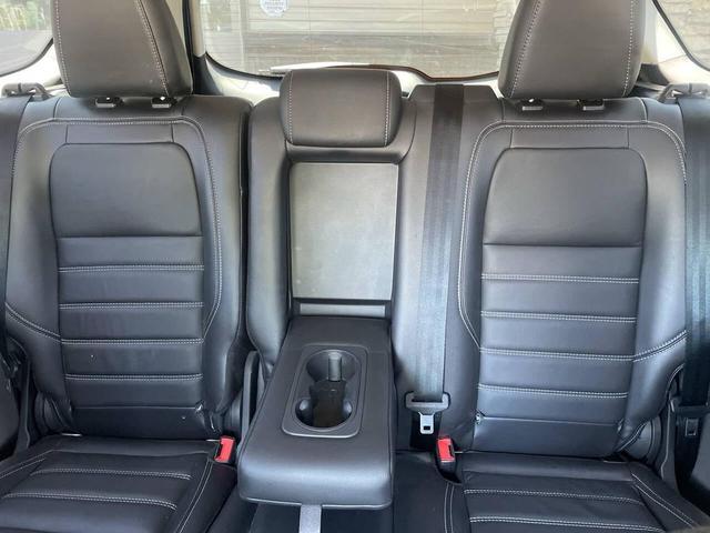 Photo of 2017 Shadow Black Ford Escape