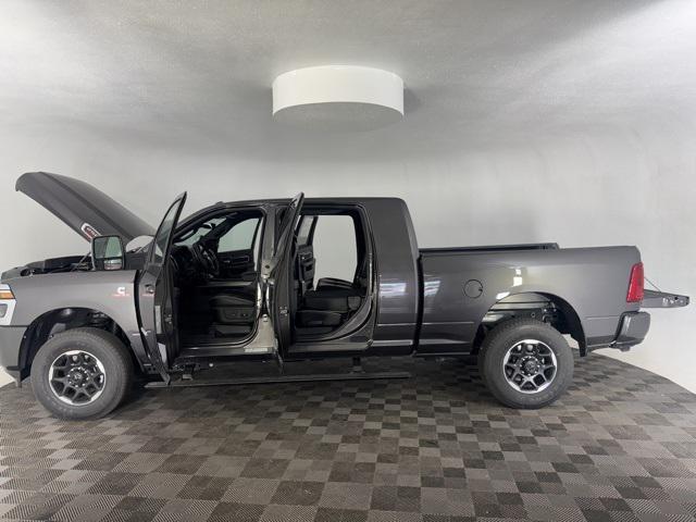 Photo of 2025 Granite Crystal Metallic Clearcoat RAM 2500