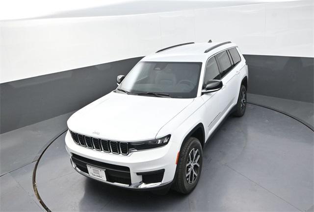 Photo of 2025 Bright White Clearcoat Jeep Grand Cherokee L