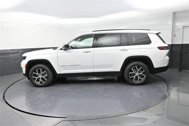 Photo of 2025 Bright White Clearcoat Jeep Grand Cherokee L