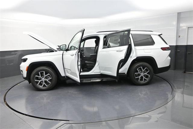 Photo of 2025 Bright White Clearcoat Jeep Grand Cherokee L