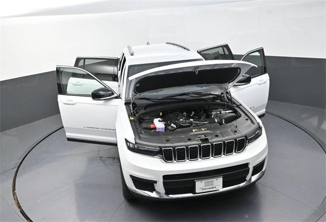 Photo of 2025 Bright White Clearcoat Jeep Grand Cherokee L