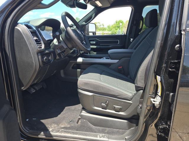 Photo of 2025 Diamond Black Crystal Pearlcoat RAM 2500