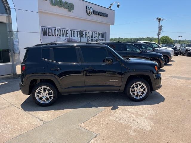 Photo of 2020 Black Clearcoat Jeep Renegade