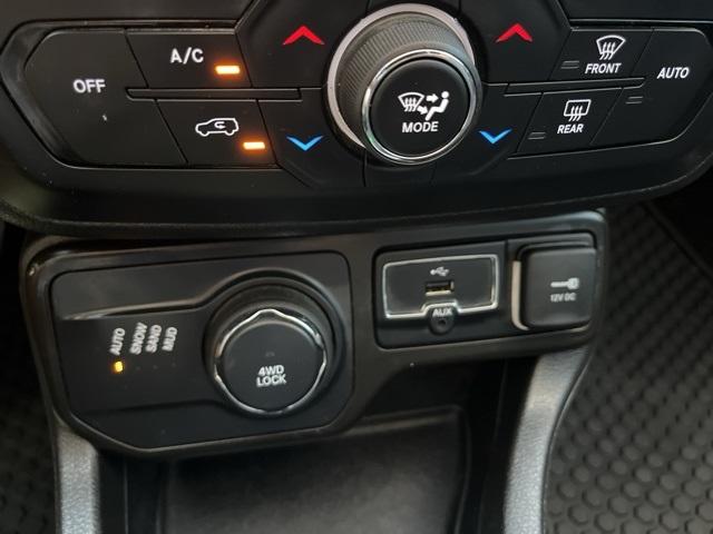 Photo of 2020 Black Clearcoat Jeep Renegade