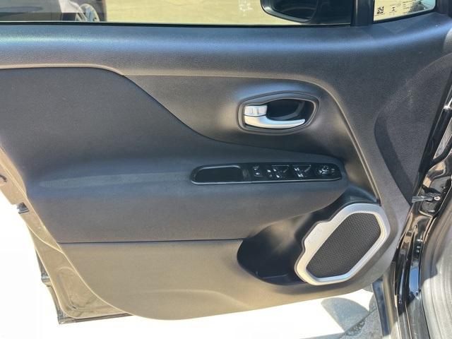 Photo of 2020 Black Clearcoat Jeep Renegade
