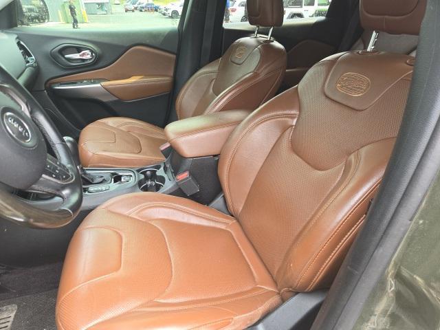 Photo of 2019 Olive Green Pearlcoat Jeep Cherokee