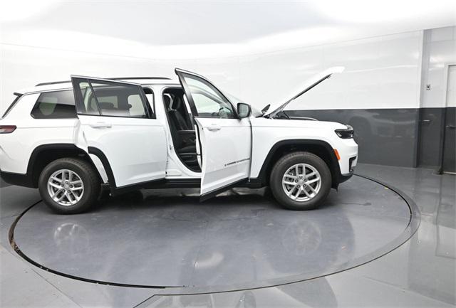 Photo of 2025 Bright White Clearcoat Jeep Grand Cherokee L