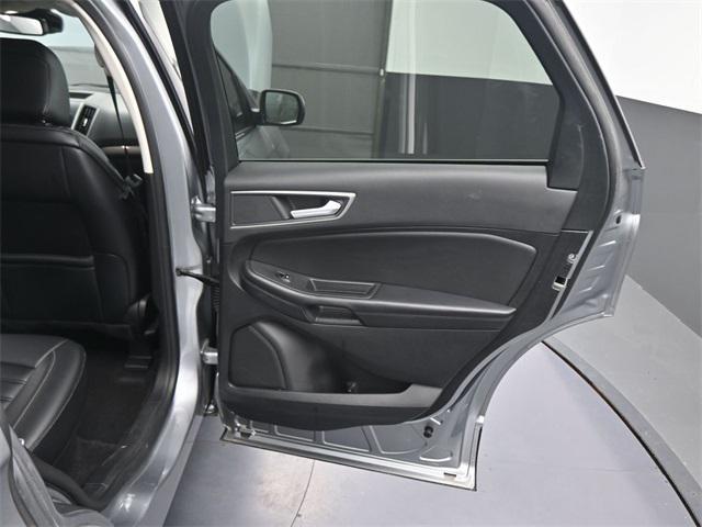 Photo of 2024 Silver Metallic Ford Edge