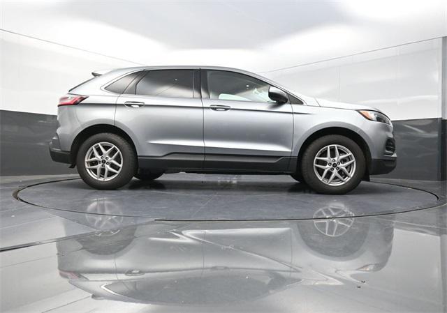 Photo of 2024 Silver Metallic Ford Edge