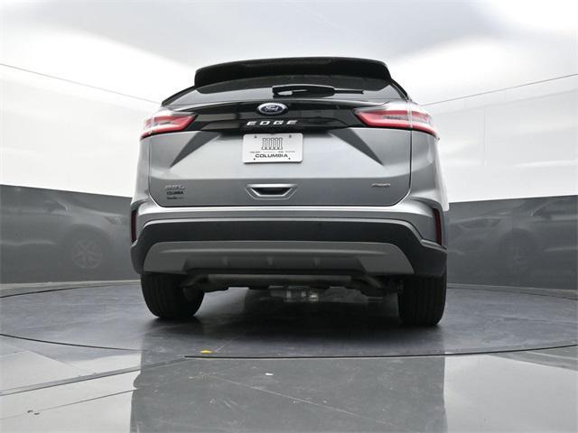 Photo of 2024 Silver Metallic Ford Edge