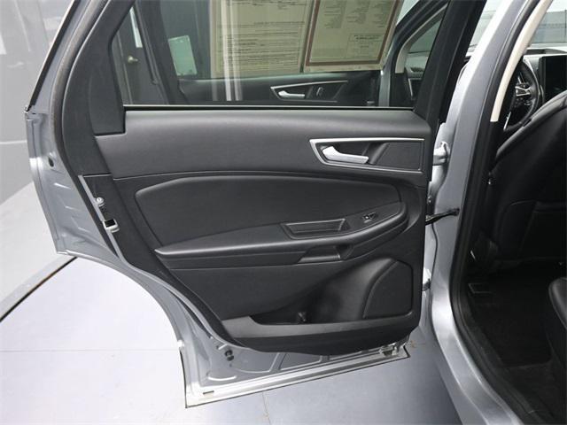 Photo of 2024 Silver Metallic Ford Edge