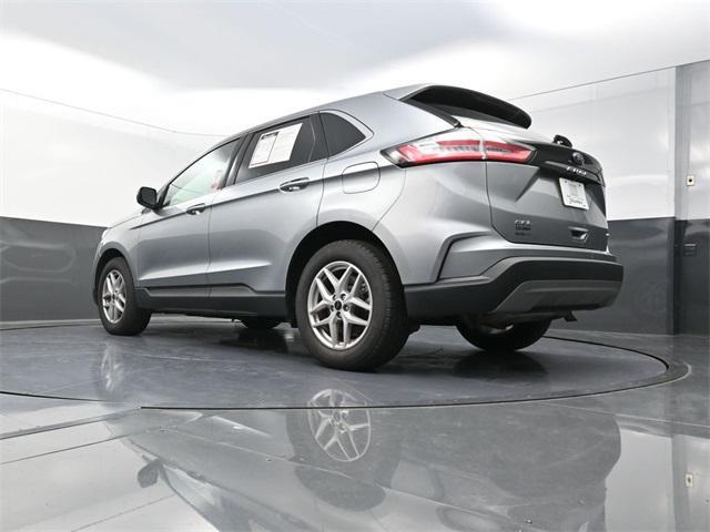 Photo of 2024 Silver Metallic Ford Edge