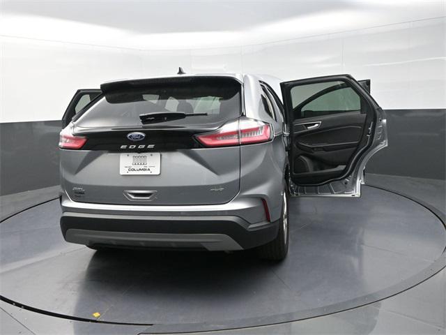 Photo of 2024 Silver Metallic Ford Edge