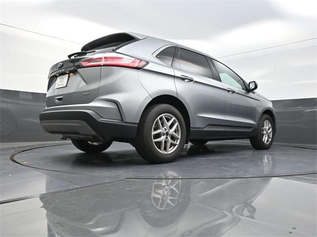 Photo of 2024 Silver Metallic Ford Edge