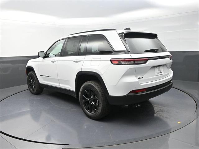 Photo of 2025 Bright White Clearcoat Jeep Grand Cherokee
