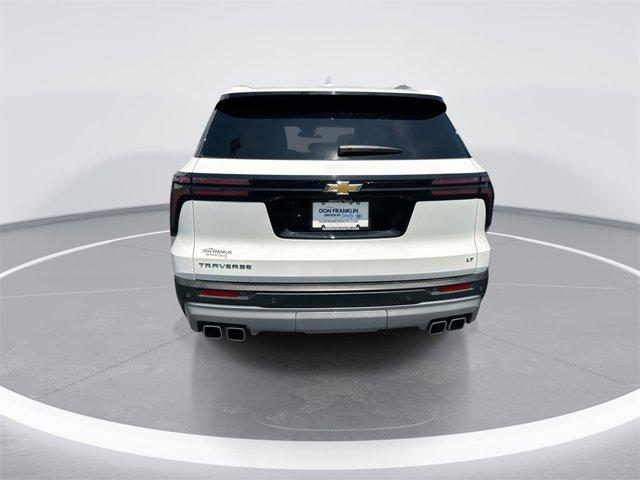 Photo of 2024 Summit White Chevrolet Traverse