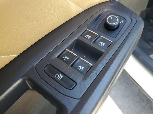 Photo of 2021 Pure White Volkswagen Atlas Cross Sport