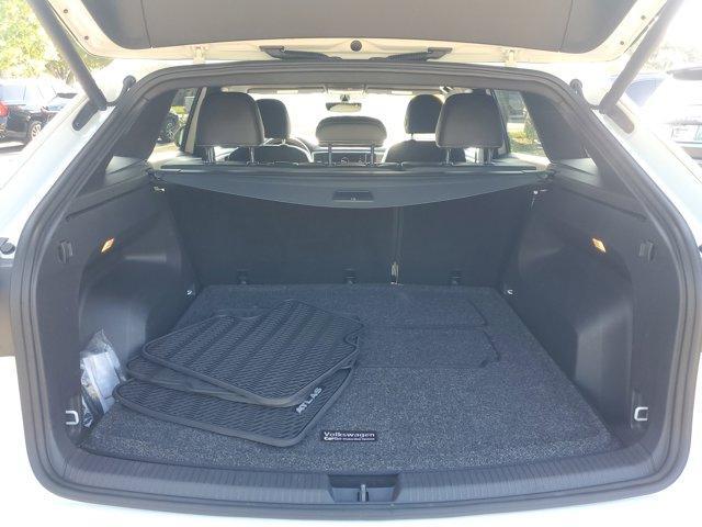 Photo of 2021 Pure White Volkswagen Atlas Cross Sport