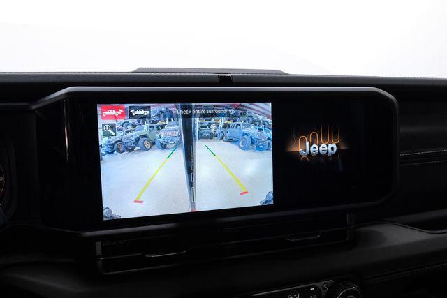 Photo of 2025 Black Clearcoat Jeep Gladiator