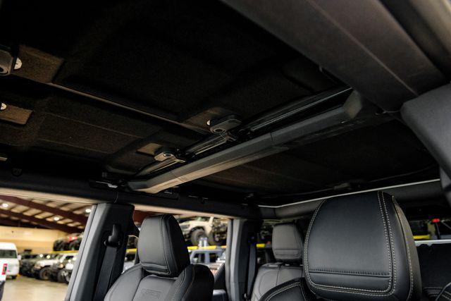 Photo of 2023 Oxford White Ford Bronco