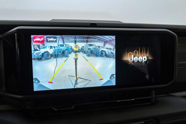 Photo of 2025 Tan Jeep Gladiator