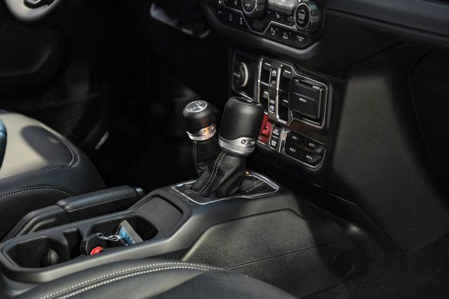 Photo of 2025 Tan Jeep Gladiator