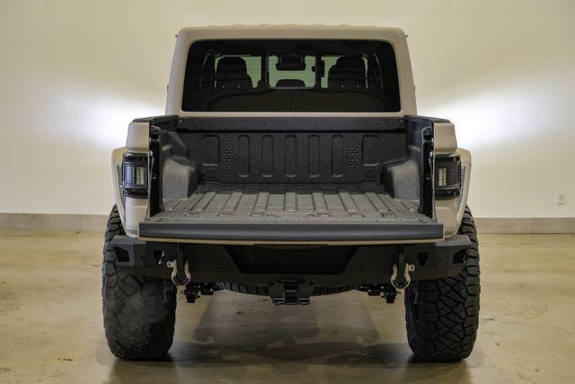 Photo of 2025 Tan Jeep Gladiator