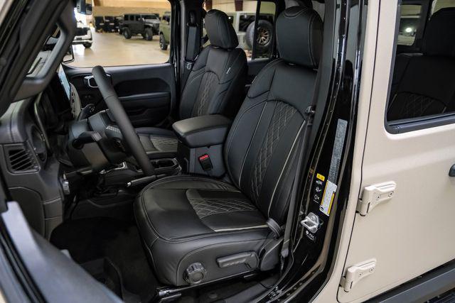 Photo of 2025 Tan Jeep Gladiator