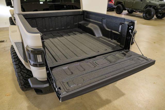 Photo of 2025 Tan Jeep Gladiator
