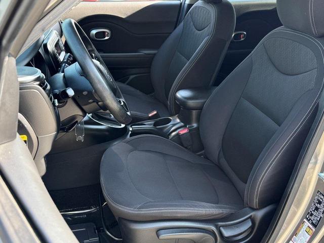 Photo of 2016 Titanium Gray Kia Soul