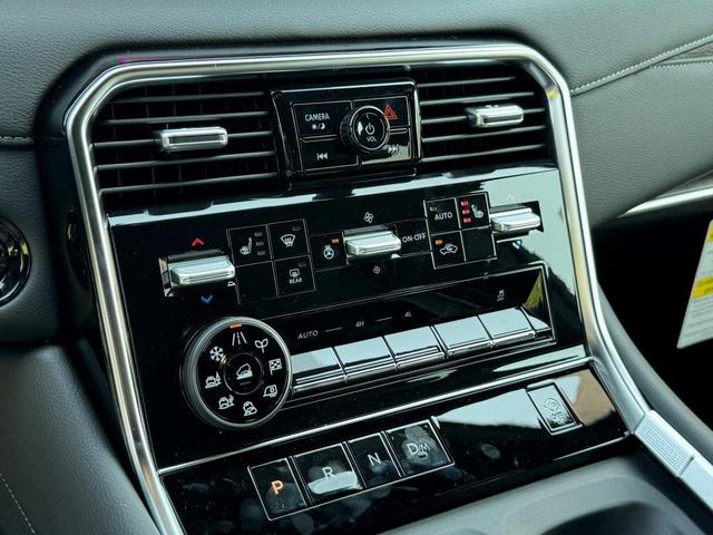 Photo of 2025 Aspen White Tricoat Nissan Armada