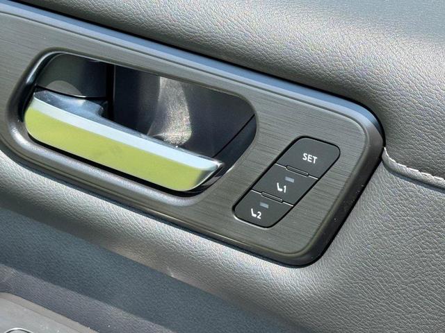 Photo of 2025 Aspen White Tricoat Nissan Armada