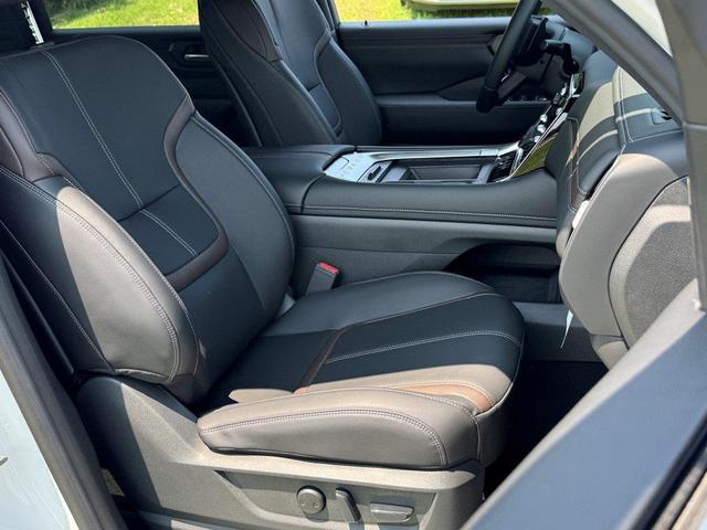 Photo of 2025 Aspen White Tricoat Nissan Armada