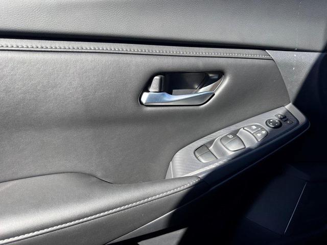 Photo of 2025 Super Black Nissan Sentra