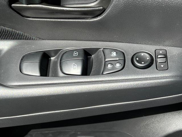 Photo of 2025 Fresh Powder Nissan Kicks