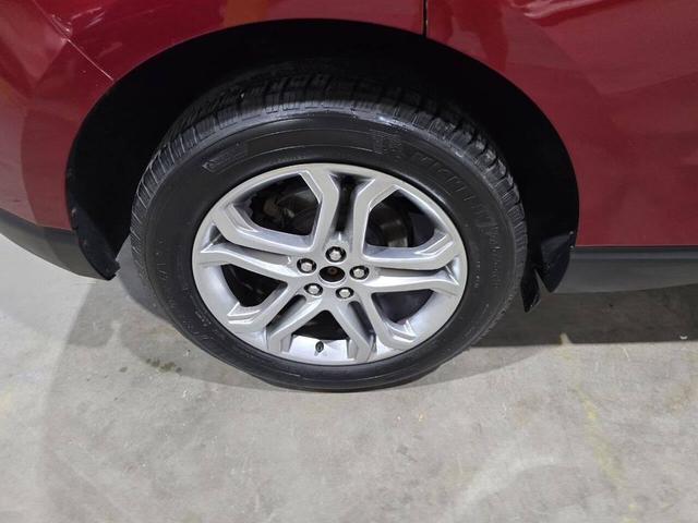 Photo of 2017 Ruby Red Ford Edge
