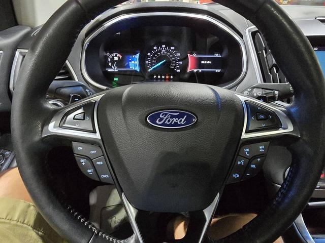 Photo of 2017 Ruby Red Ford Edge
