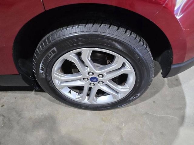 Photo of 2017 Ruby Red Ford Edge