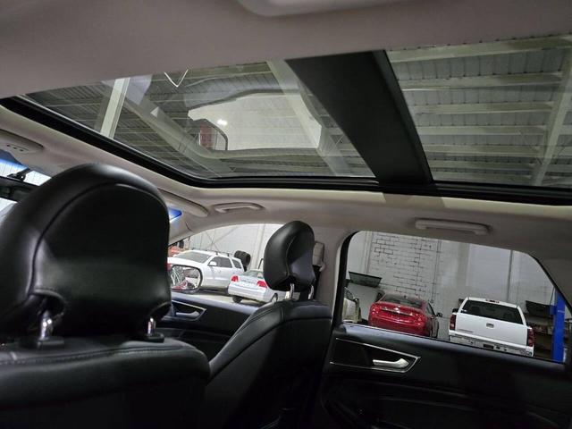 Photo of 2017 Ruby Red Ford Edge
